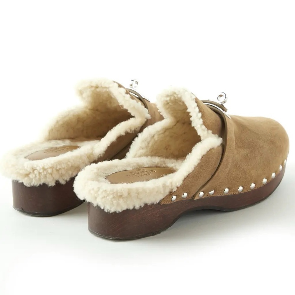 Hermes Carlotta Tan Suede Clogs with Silver Kelly Buckle - Picture 3 of 7